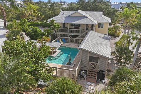 House in Placida, Florida 2 bedrooms, 117.43 sq.m. № 2197748