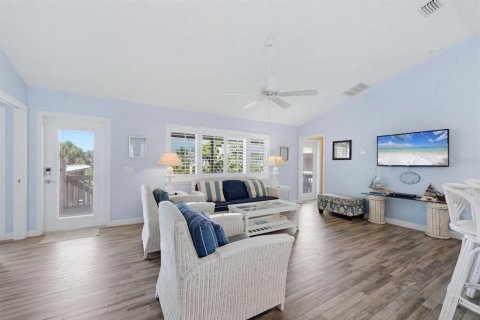 House in Placida, Florida 2 bedrooms, 117.43 sq.m. № 2197748 - photo 9