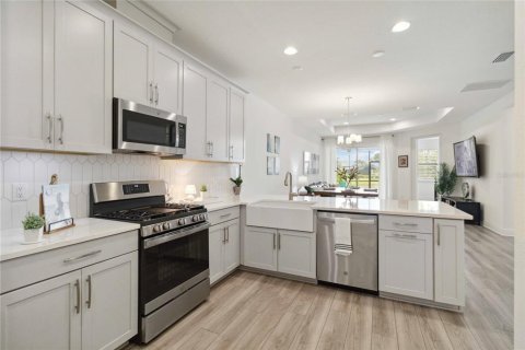 Купить виллу или дом в Лейквуд Ранч, Флорида 5 комнат, 134.89м2, № 1685132 - фото 14