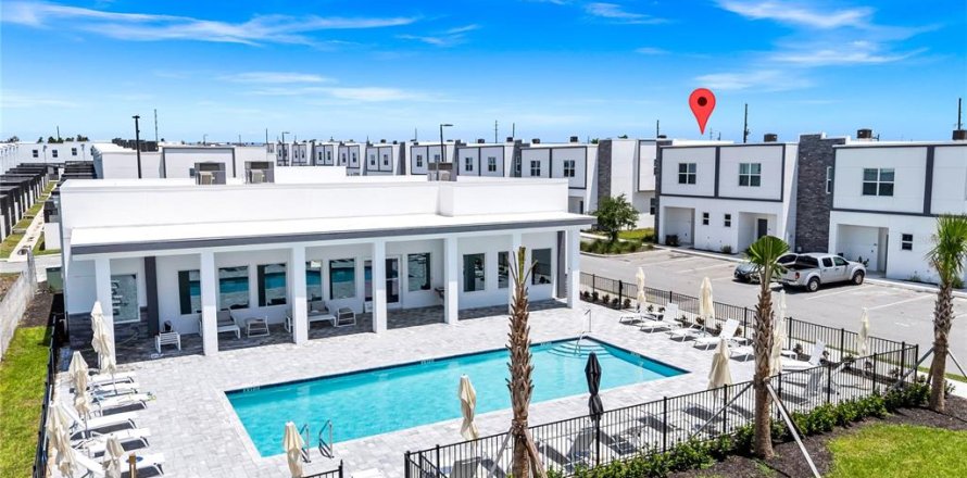 Touwnhouse à Davenport, Floride 5 chambres, 190.26 m2 № 2380616
