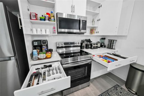 Touwnhouse à louer à Davenport, Floride: 5 chambres, 190.26 m2 № 2380616 - photo 6