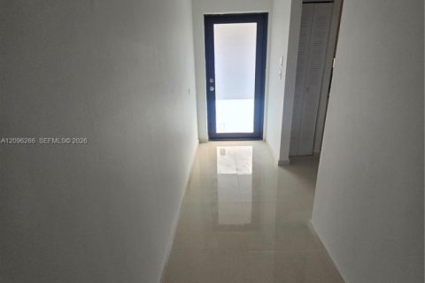 Copropriété à louer à Hialeah, Floride: 3 chambres, 90.58 m2 № 2387817 - photo 3