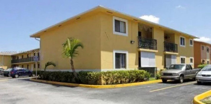 Condo à Hialeah, Floride, 3 chambres  № 2387817