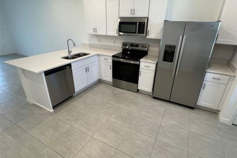 Adosado en alquiler en Kissimmee, Florida, 2 dormitorios, 113.25 m2 № 1901504 - foto 2