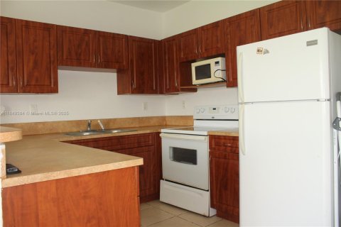 Touwnhouse à louer à Miami, Floride: 3 chambres, 132.01 m2 № 1857526 - photo 3