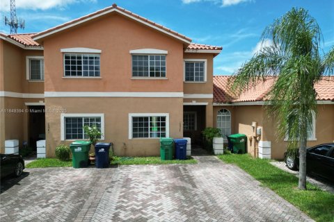 Touwnhouse à louer à Miami, Floride: 3 chambres, 132.01 m2 № 1857526 - photo 1