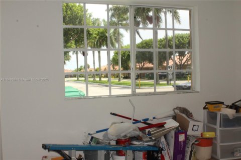 Touwnhouse à louer à Miami, Floride: 3 chambres, 132.01 m2 № 1857526 - photo 14