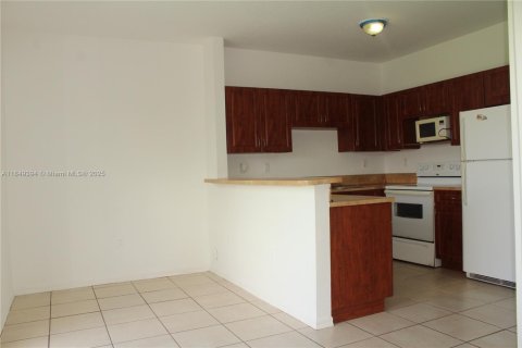 Touwnhouse à louer à Miami, Floride: 3 chambres, 132.01 m2 № 1857526 - photo 11