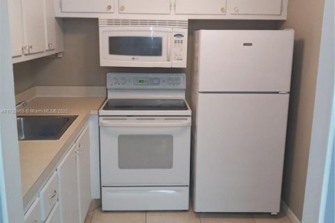 Condo in West Palm Beach, Florida, 1 bedroom  № 1703151 - photo 8
