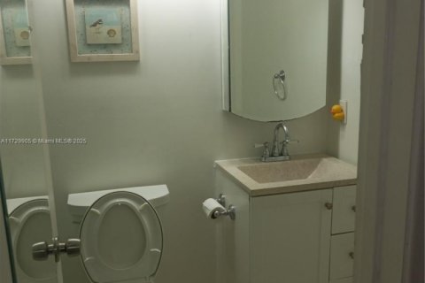 Condo in West Palm Beach, Florida, 1 bedroom  № 1703151 - photo 17