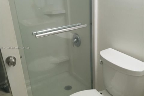 Condo in West Palm Beach, Florida, 1 bedroom  № 1703151 - photo 16