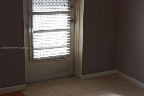 Condo in West Palm Beach, Florida, 1 bedroom  № 1703151 - photo 3