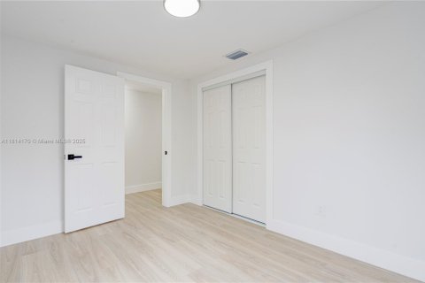 House in Miramar, Florida 3 bedrooms, 96.25 sq.m. № 1774261 - photo 30