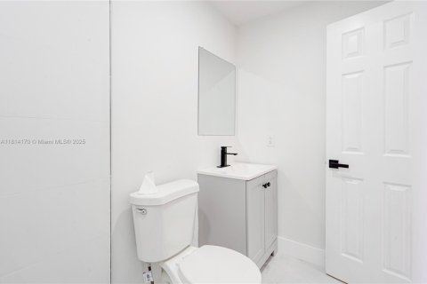 House in Miramar, Florida 3 bedrooms, 96.25 sq.m. № 1774261 - photo 27