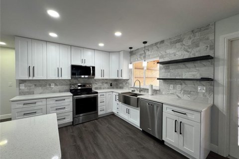Villa ou maison à vendre à Lakeland, Floride: 3 chambres, 176.33 m2 № 2137849 - photo 13