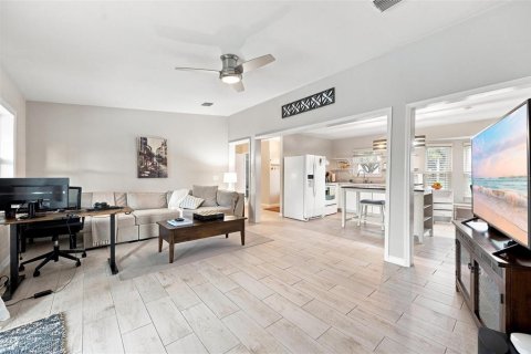 Villa ou maison à vendre à Dunedin, Floride: 2 chambres, 110.83 m2 № 2283482 - photo 15