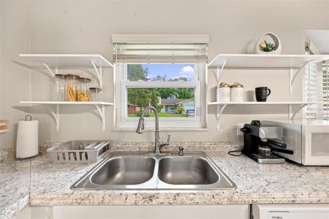 Villa ou maison à vendre à Dunedin, Floride: 2 chambres, 110.83 m2 № 2283482 - photo 5