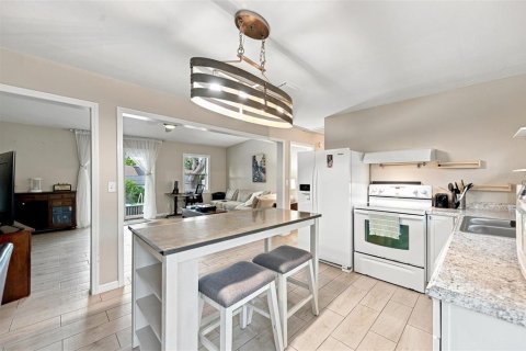 Villa ou maison à vendre à Dunedin, Floride: 2 chambres, 110.83 m2 № 2283482 - photo 4