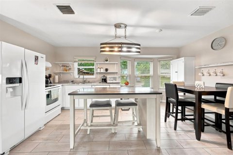 Villa ou maison à vendre à Dunedin, Floride: 2 chambres, 110.83 m2 № 2283482 - photo 12