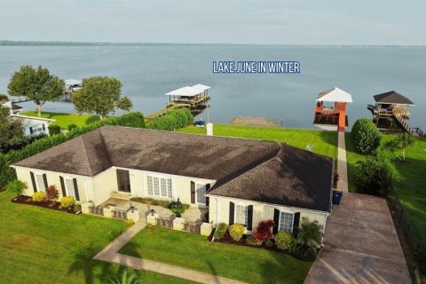 Casa en Lake Placid, Florida 3 dormitorios, 213.4 m2 № 2410254