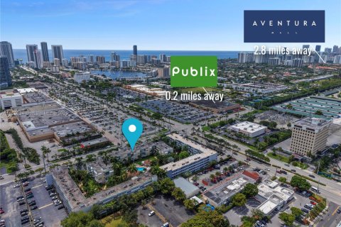 Condominio en venta en Hallandale Beach, Florida, 2 dormitorios, 128.76 m2 № 1889667 - foto 18