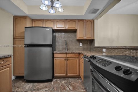 Condominio en venta en Hallandale Beach, Florida, 2 dormitorios, 128.76 m2 № 1889667 - foto 20