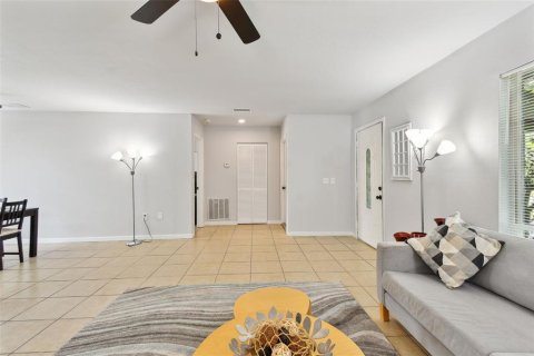 House in Palmetto, Florida 3 bedrooms, 115.76 sq.m. № 1840667 - photo 11