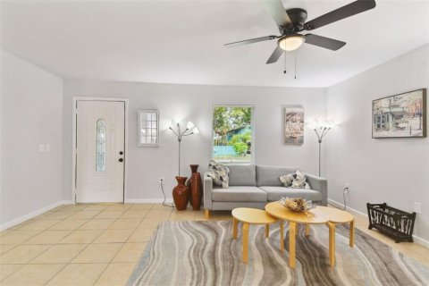 House in Palmetto, Florida 3 bedrooms, 115.76 sq.m. № 1840667 - photo 16