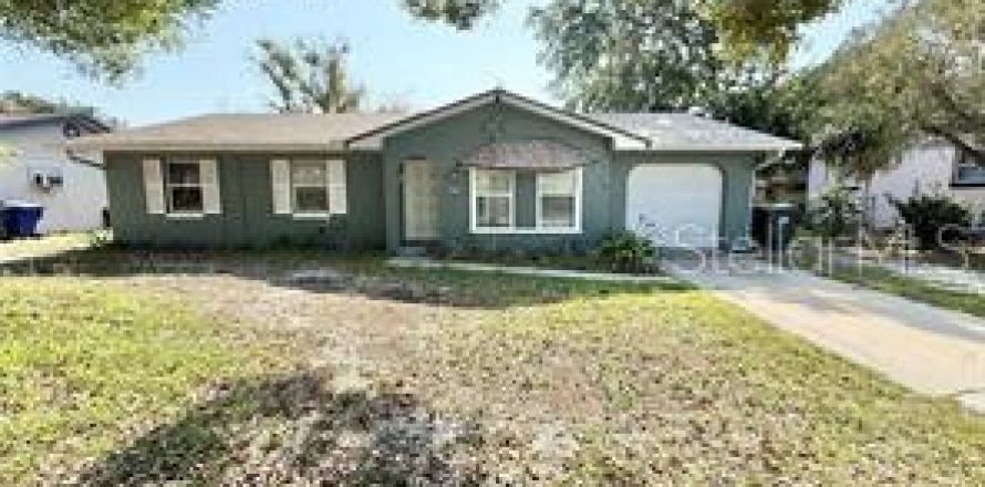House in Kissimmee, Florida 4 bedrooms, 142.33 sq.m. № 2232622
