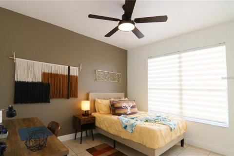 House in Haines City, Florida 4 bedrooms, 184.04 sq.m. № 2234473 - photo 18