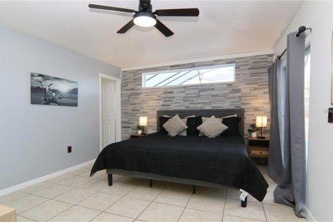 House in Haines City, Florida 4 bedrooms, 184.04 sq.m. № 2234473 - photo 10
