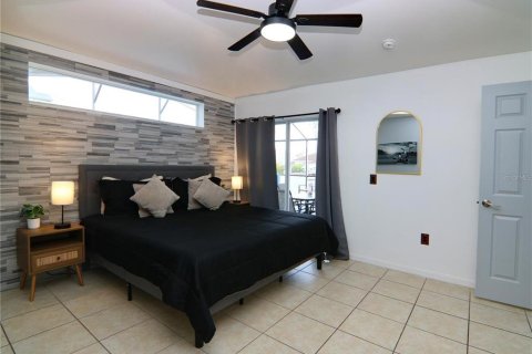 House in Haines City, Florida 4 bedrooms, 184.04 sq.m. № 2234473 - photo 11