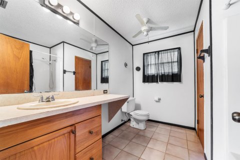 House in Okeechobee, Florida 3 bedrooms, 126.25 sq.m. № 2146947 - photo 24
