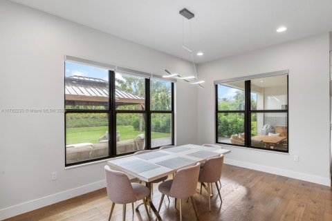 House in Boca Raton, Florida 5 bedrooms, 361.2 sq.m. № 1737582 - photo 25