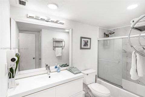 Condo in Sunny Isles Beach, Florida, 1 bedroom  № 2145930 - photo 6