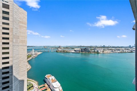 Condo in Miami, Florida, 1 bedroom  № 2052885 - photo 3