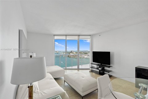 Condo in Miami, Florida, 1 bedroom  № 2052885 - photo 14