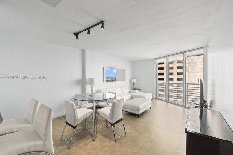 Condo in Miami, Florida, 1 bedroom  № 2052885 - photo 17
