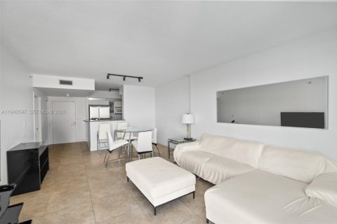 Condo in Miami, Florida, 1 bedroom  № 2052885 - photo 10