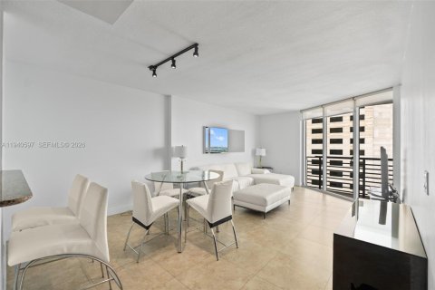 Condo in Miami, Florida, 1 bedroom  № 2052885 - photo 12
