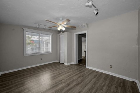 House in Tarpon Springs, Florida 3 bedrooms, 109.62 sq.m. № 2152346 - photo 18