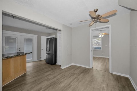 House in Tarpon Springs, Florida 3 bedrooms, 109.62 sq.m. № 2152346 - photo 7