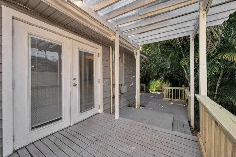 House in Tarpon Springs, Florida 3 bedrooms, 109.62 sq.m. № 2152346 - photo 21