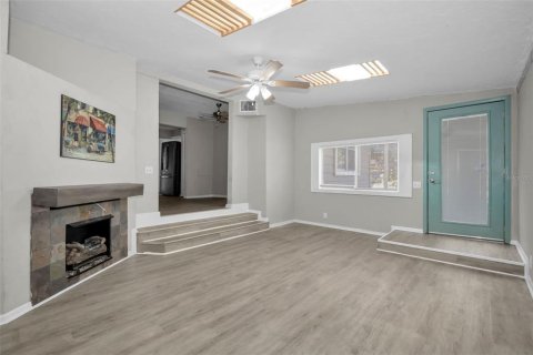 House in Tarpon Springs, Florida 3 bedrooms, 109.62 sq.m. № 2152346 - photo 4