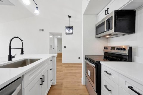 Condo in Orlando, Florida, 2 bedrooms  № 1679295 - photo 6