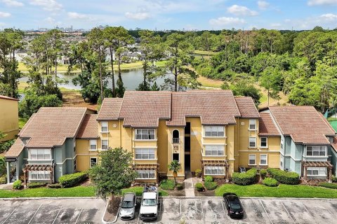 Condo in Orlando, Florida, 2 bedrooms  № 1679295 - photo 2