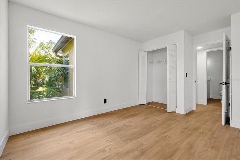 Condo in Orlando, Florida, 2 bedrooms  № 1679295 - photo 14