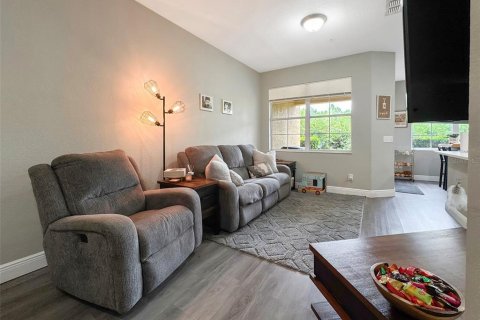Townhouse in Four Corners, Florida 3 bedrooms, 156.63 sq.m. № 1852976 - photo 5
