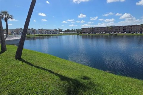 Adosado en alquiler en Kenneth City, Florida, 3 dormitorios, 136.1 m2 № 1917289 - foto 16