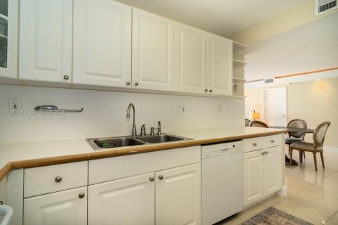 Купить кондоминиум в Майами, Флорида 2 спальни, 102.19м2, № 2049256 - фото 11